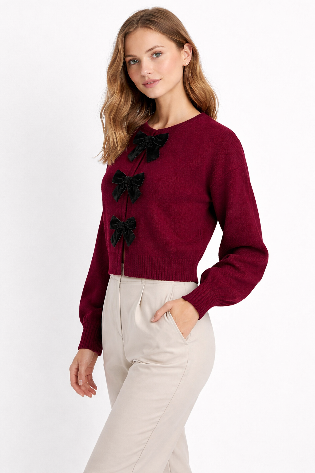 Sweter z dzianiny z ozdobną kokardką