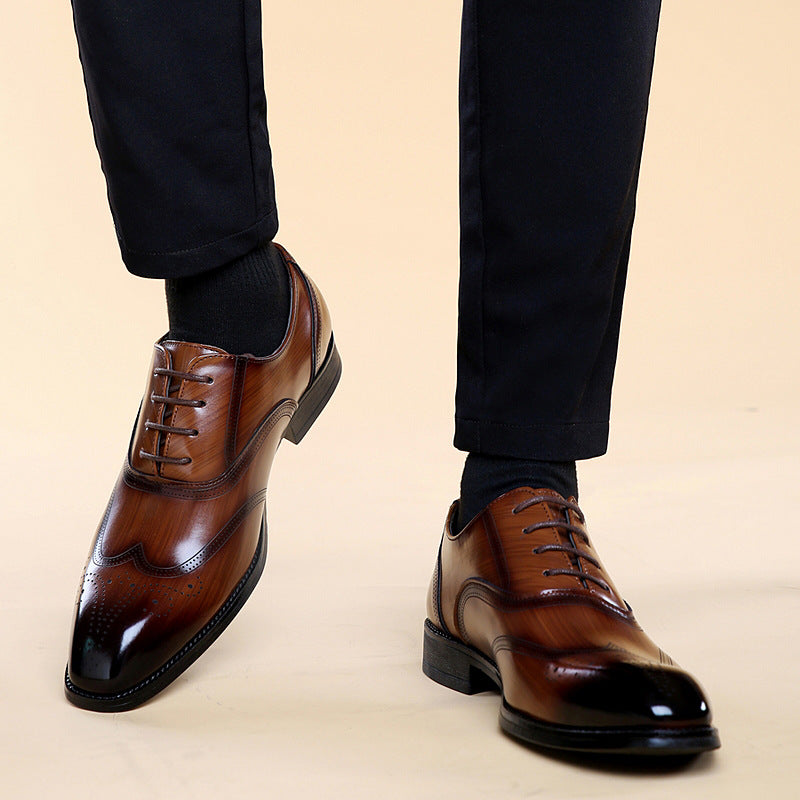 Klasyczne eleganckie buty wizytowe ze skóry, typu brogsy.