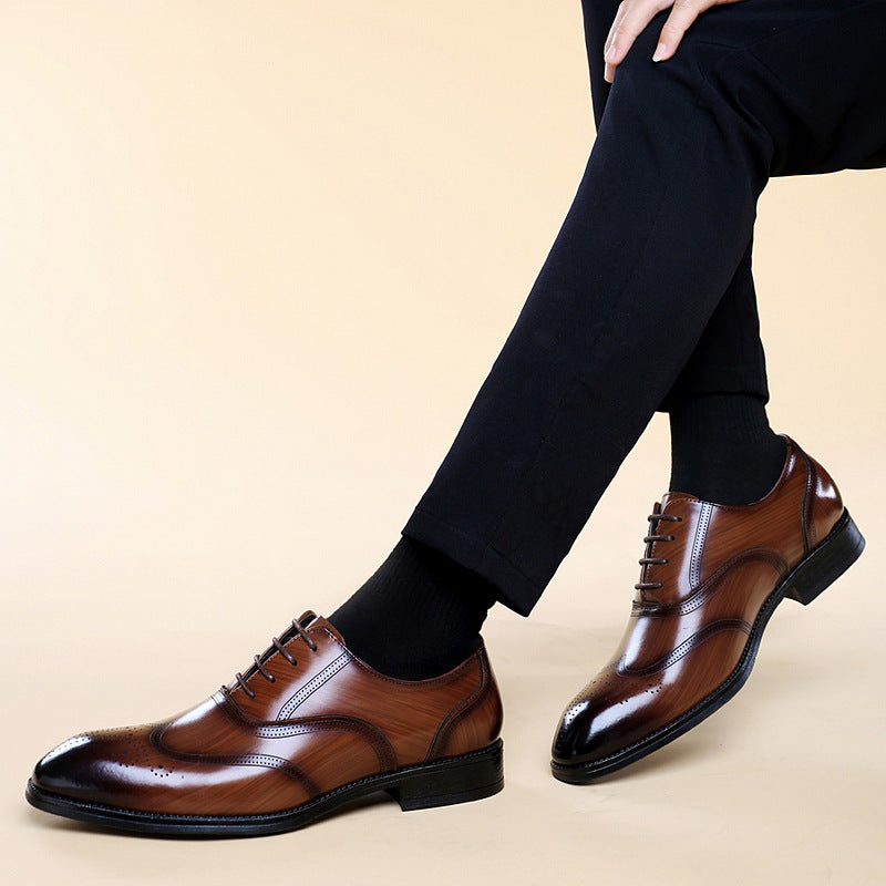 Klasyczne eleganckie buty wizytowe ze skóry, typu brogsy.