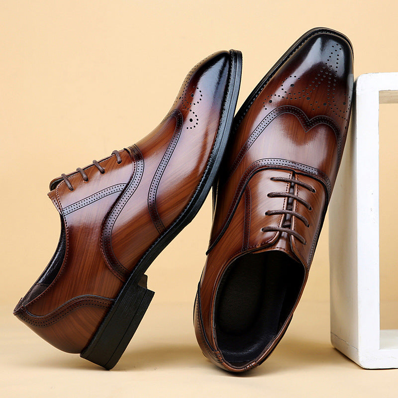 Klasyczne eleganckie buty wizytowe ze skóry, typu brogsy.