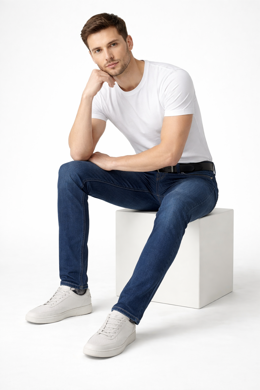 Męskie ciemnoniebieskie jeansy Straight Fit