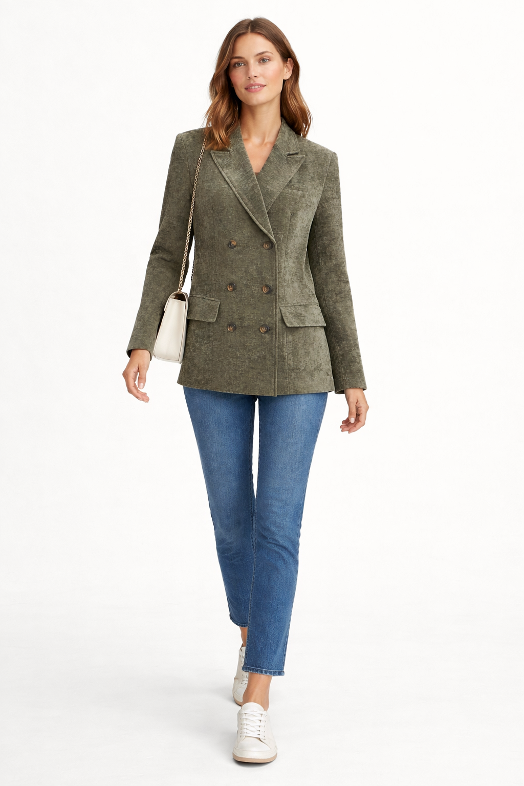 Aksamitna damska kurtka zapinana na guziki, o strukturalnym kroju