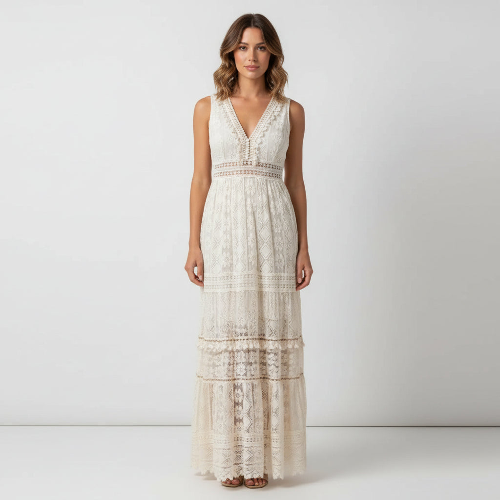 Sukienka maxi w stylu boho z ażurowym wzorem i rozcięciem z boku