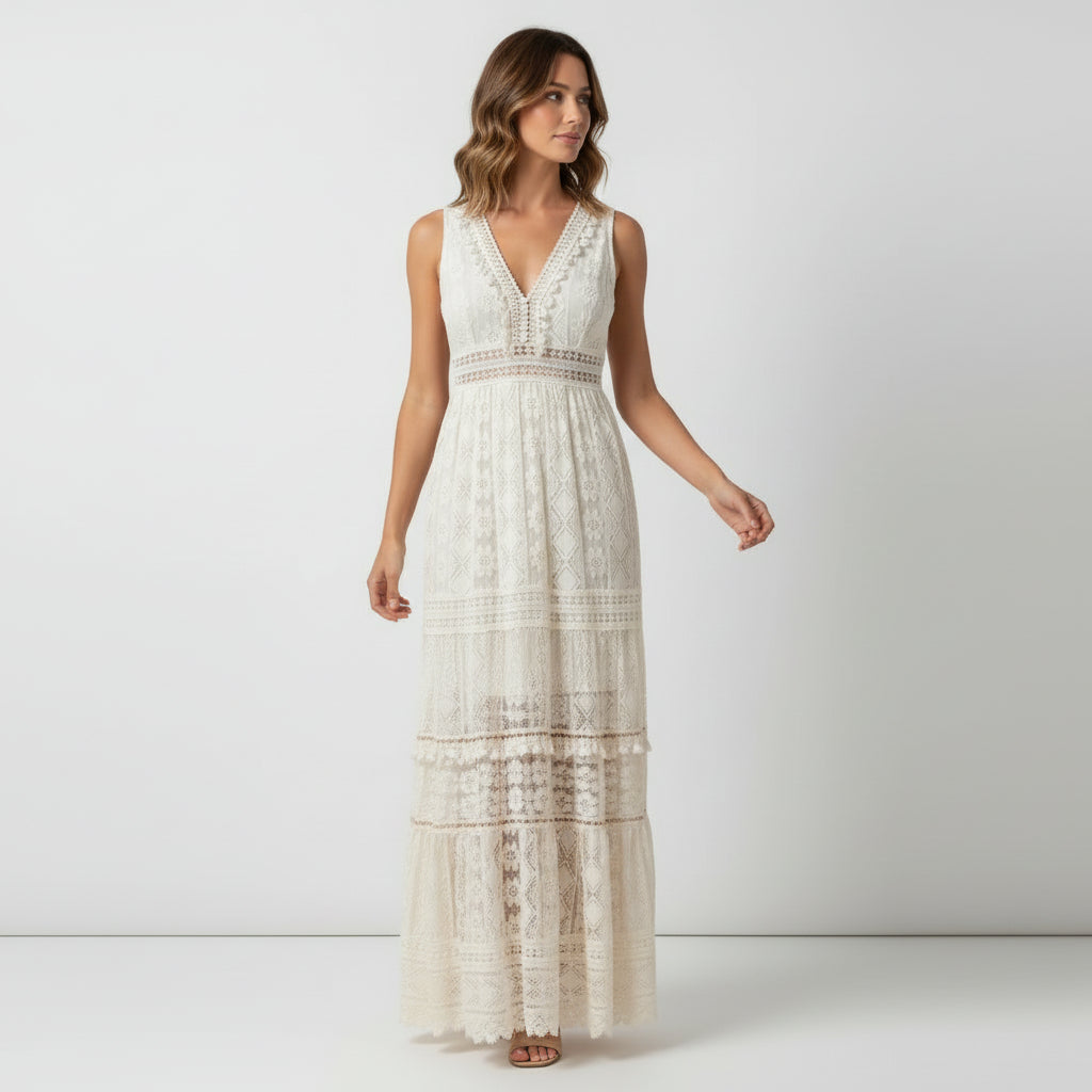 Sukienka maxi w stylu boho z ażurowym wzorem i rozcięciem z boku