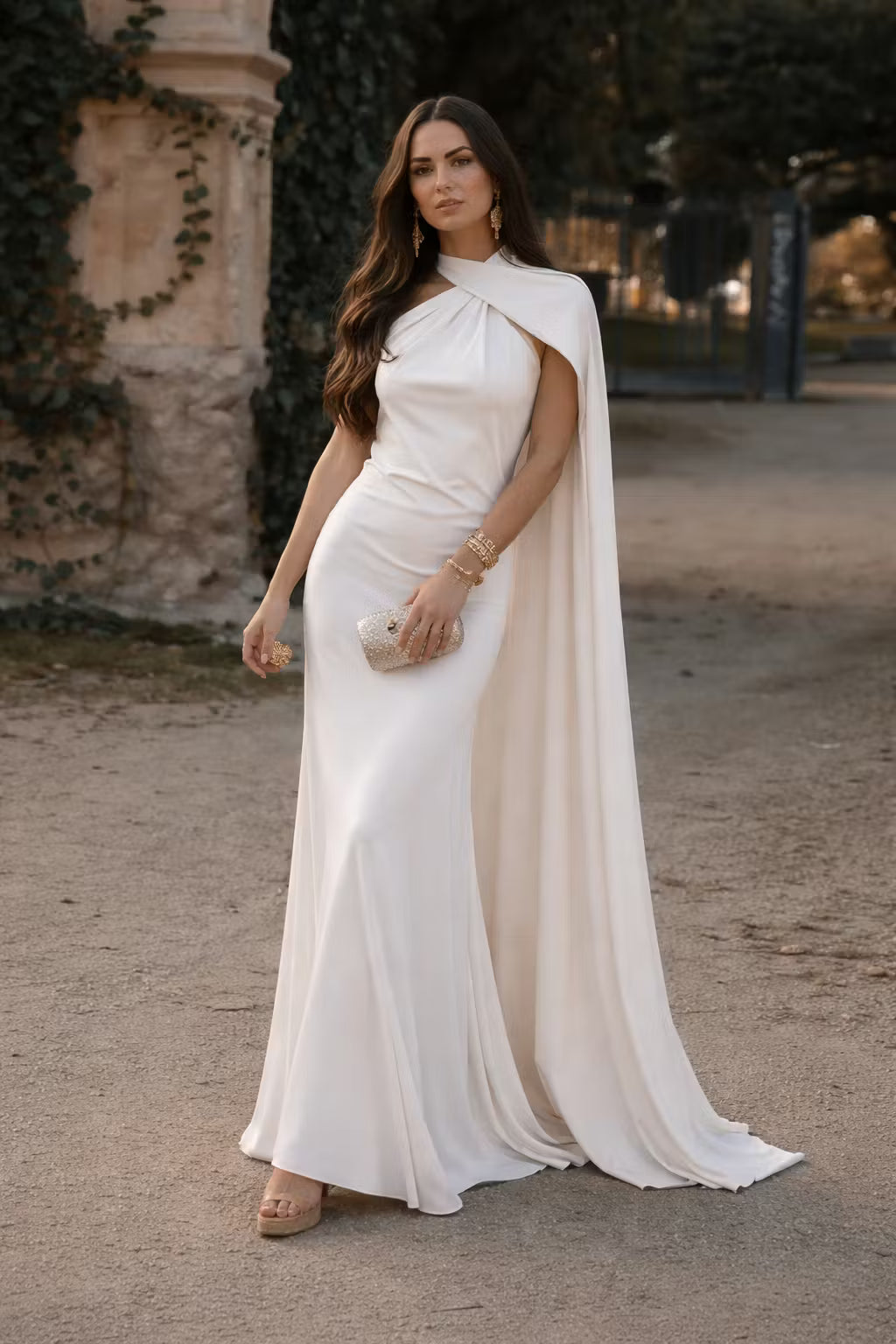 Sukienka Maxi One-Shoulder z Peleryną