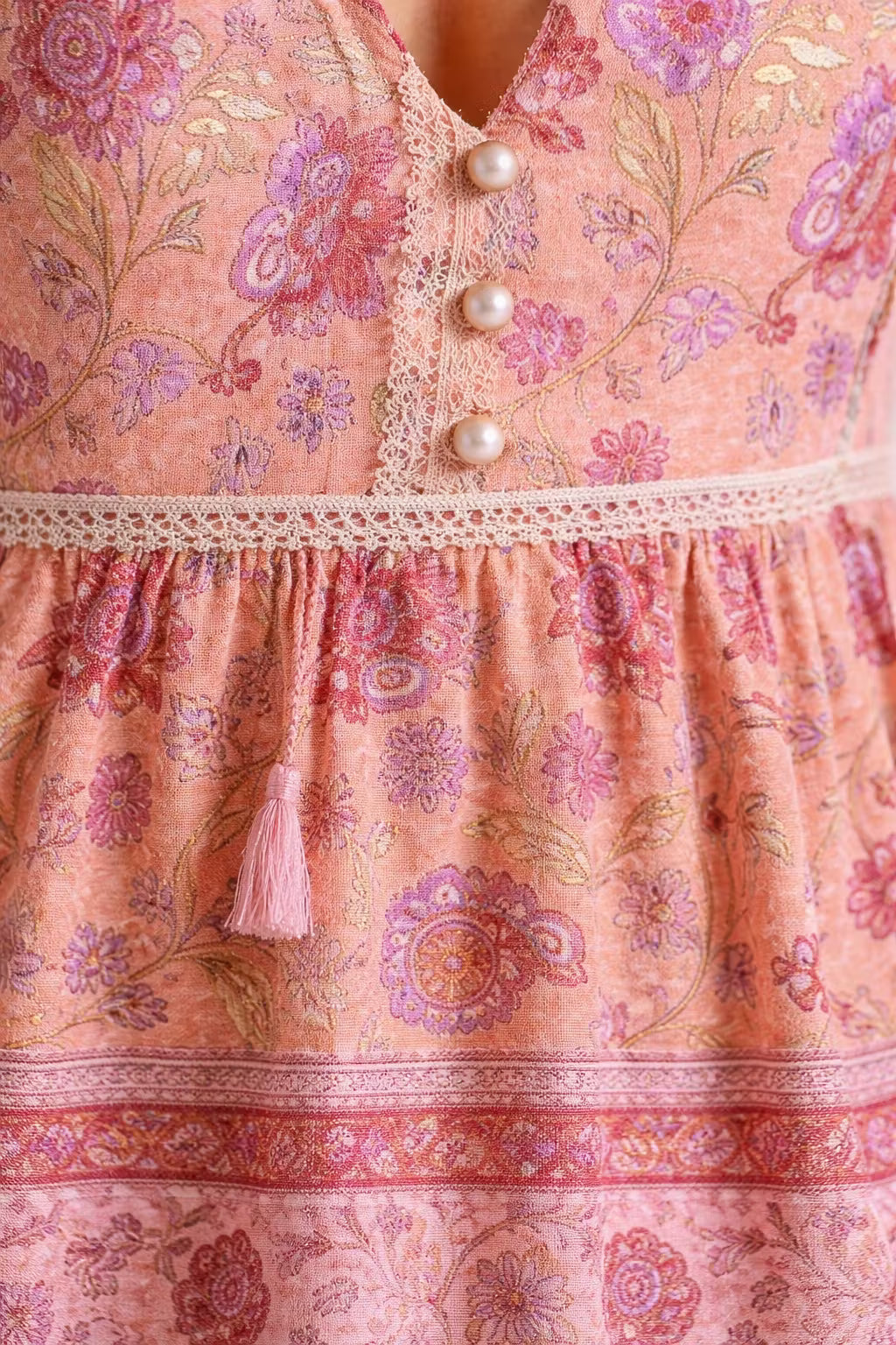 Sukienka Mini Boho w Kwiaty z Dekoltem V i Marszczoną Talią