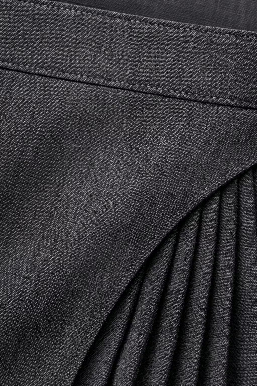 Asymetryczna Mini Spódnica z Plisowaniem w Odcieniu Berry