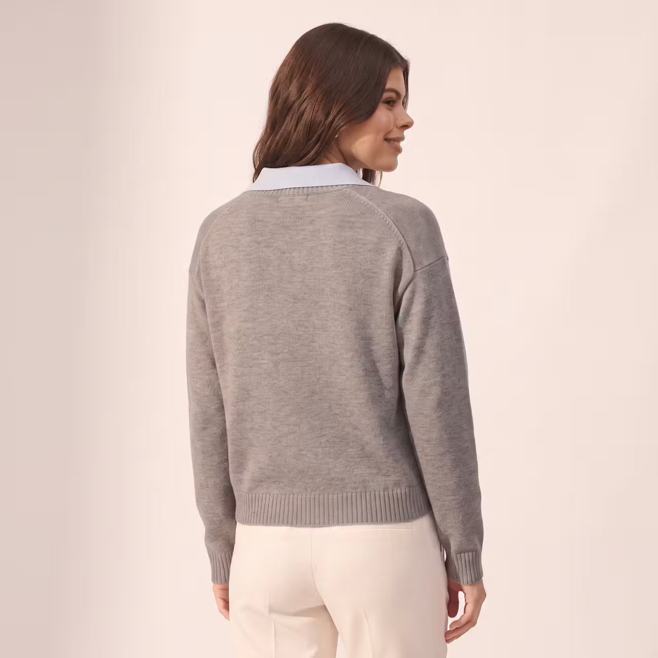 Mira dzianinowy sweter z kontrastowym kołnierzem