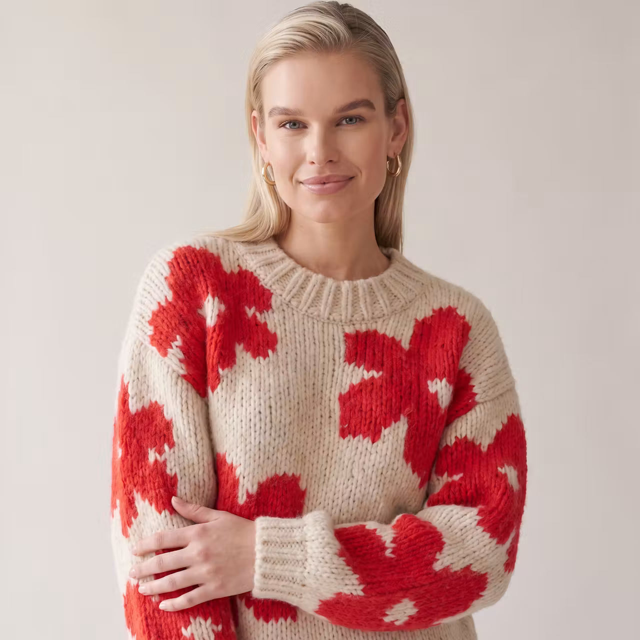 Fiora dzianinowy sweter w czerwone kwiaty