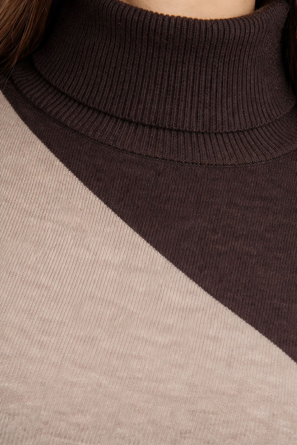 Asymetryczny dwukolorowy dzianinowy golf z długimi rękawami dla kobiet