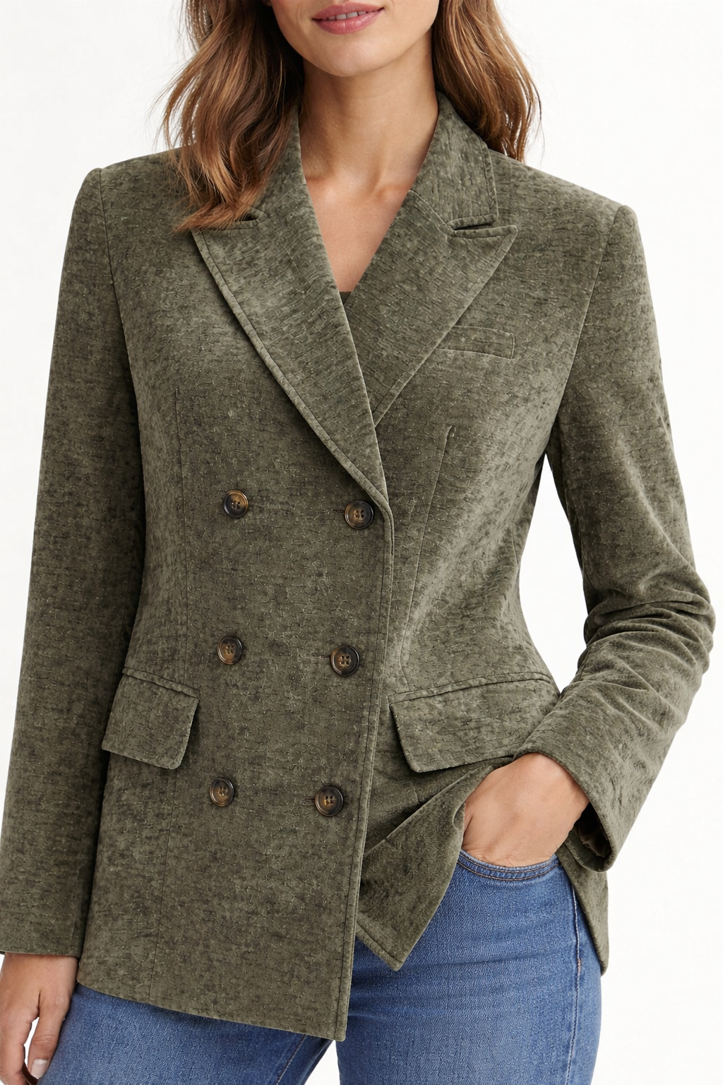 Aksamitna damska kurtka zapinana na guziki, o strukturalnym kroju